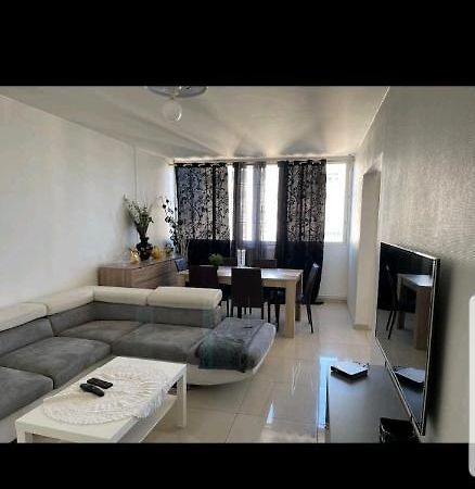 Appartement Laurent Bonnevay Вийёрбан Экстерьер фото